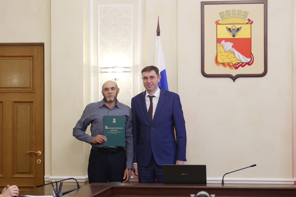 «Этот поступок заслуживает уважения»: мэр Воронежа поблагодарил коммунальщиков за помощь при тушении пожара «Этот поступок заслуживает уважения»: мэр Воронежа поблагодарил коммунальщиков за помощь при тушении пожара