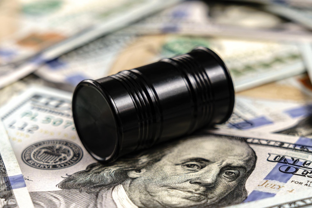 Трамп: Снижение цен на нефть на $10 может заставить Россию прекратить конфликт