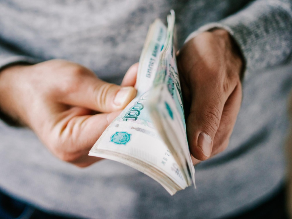 Россияне задолжали банкам более 500 млрд рублей по кредитным картам Россияне задолжали банкам более 500 млрд рублей по кредитным картам