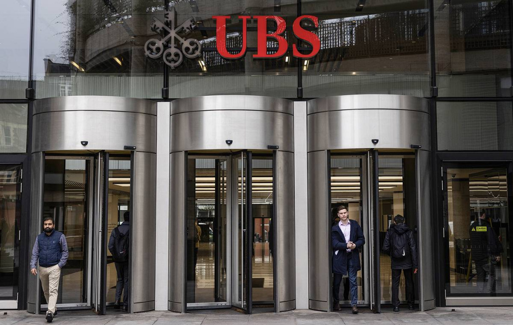 Швейцарский банк UBS решил отказаться от бренда обанкротившегося Credit Suisse Швейцарский банк UBS решил отказаться от бренда обанкротившегося Credit Suisse
