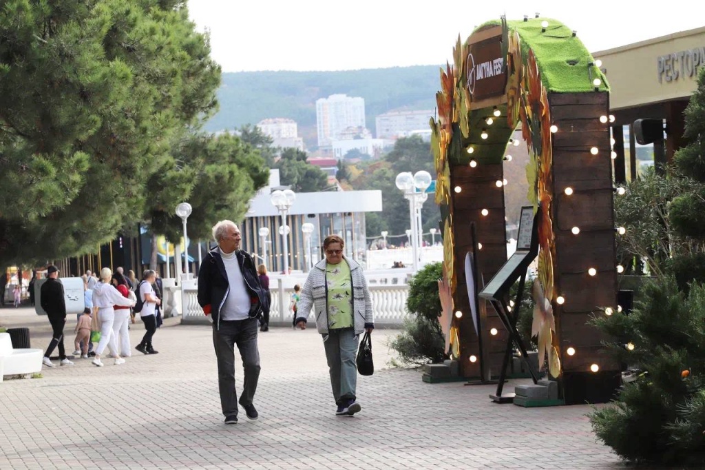 Геленджик укрепляет статус всесезонного курорта: турпоток превысил 4 миллиона гостей Геленджик укрепляет статус всесезонного курорта: турпоток превысил 4 миллиона гостей