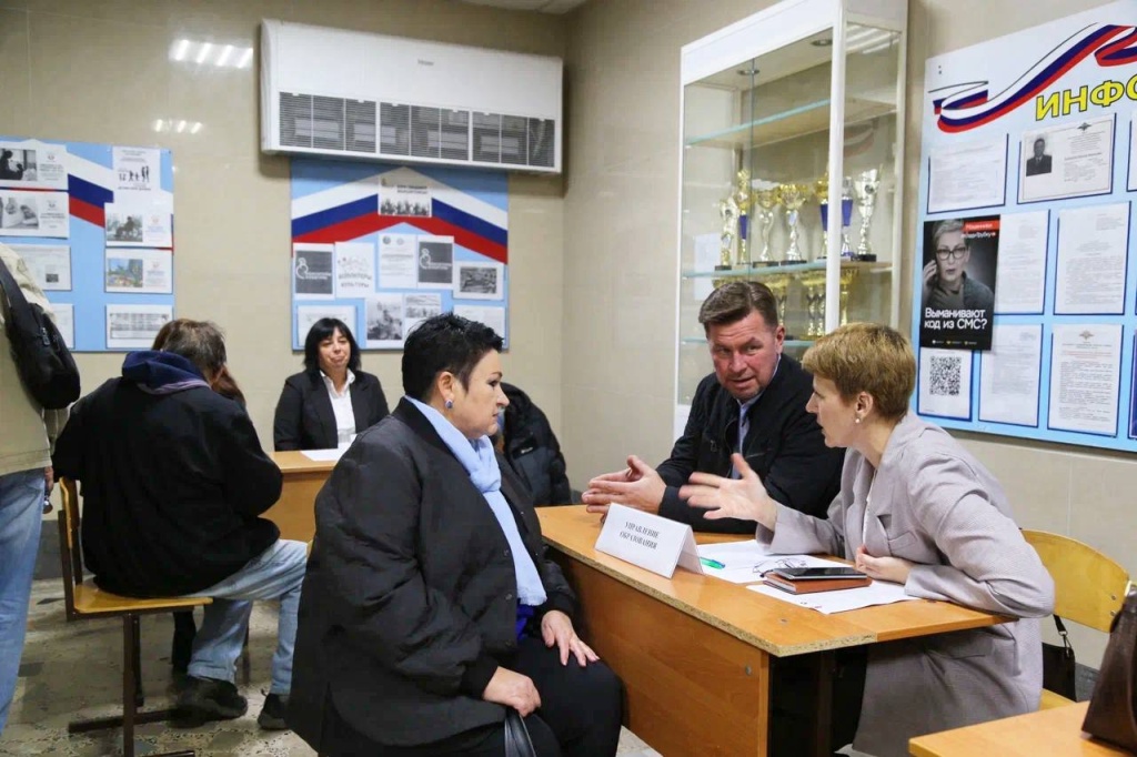 Выездные мобильные приёмные администрации Геленджика: эффективный диалог с жителями Выездные мобильные приёмные администрации Геленджика: эффективный диалог с жителями