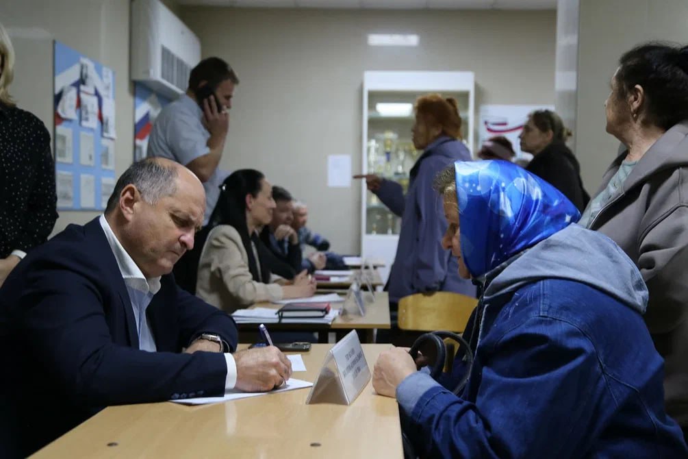 Выездные мобильные приёмные администрации Геленджика: эффективный диалог с жителями Выездные мобильные приёмные администрации Геленджика: эффективный диалог с жителями