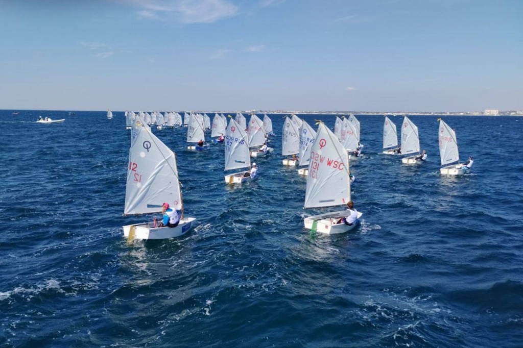 В Анапе развиваются пляжные и водные виды спорта