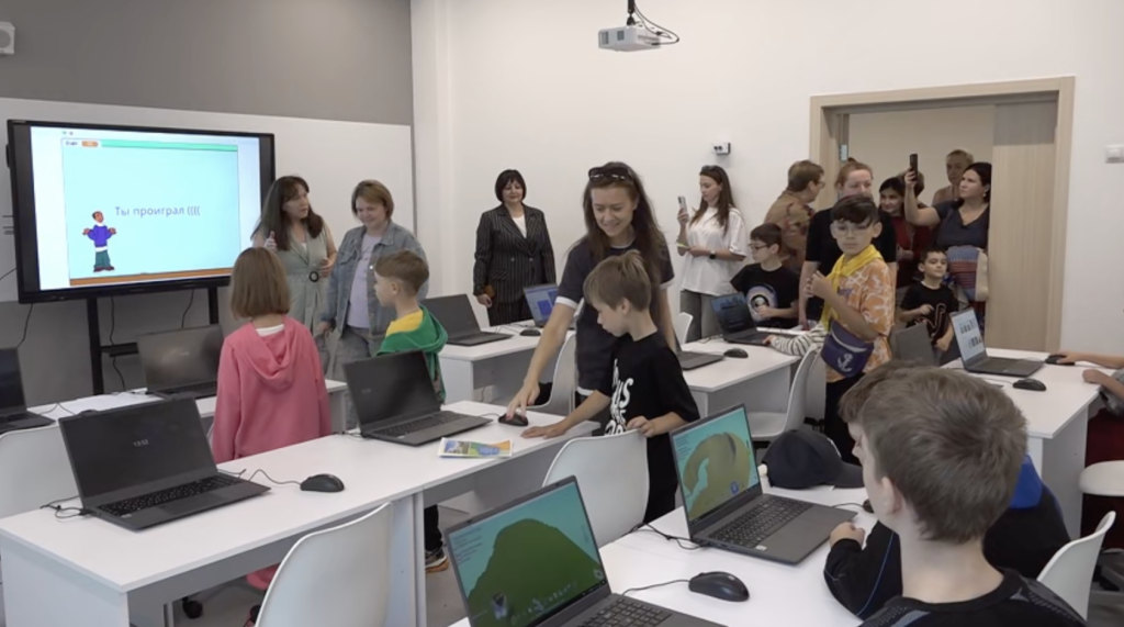 В округе Пушкинский состоялись масштабные Дни открытых дверей: школьники и их родители оценили меню и поучаствовали в мастер-классах