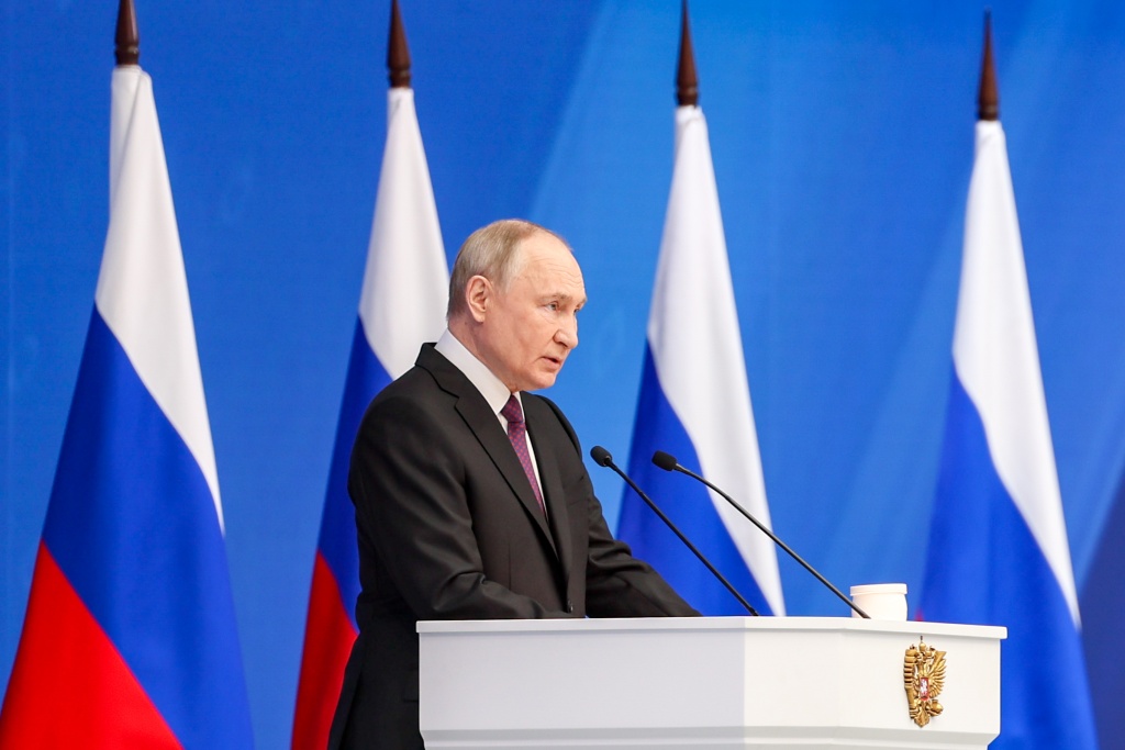 Путин: МРОТ в стране должен вырасти до 35 тысяч рублей