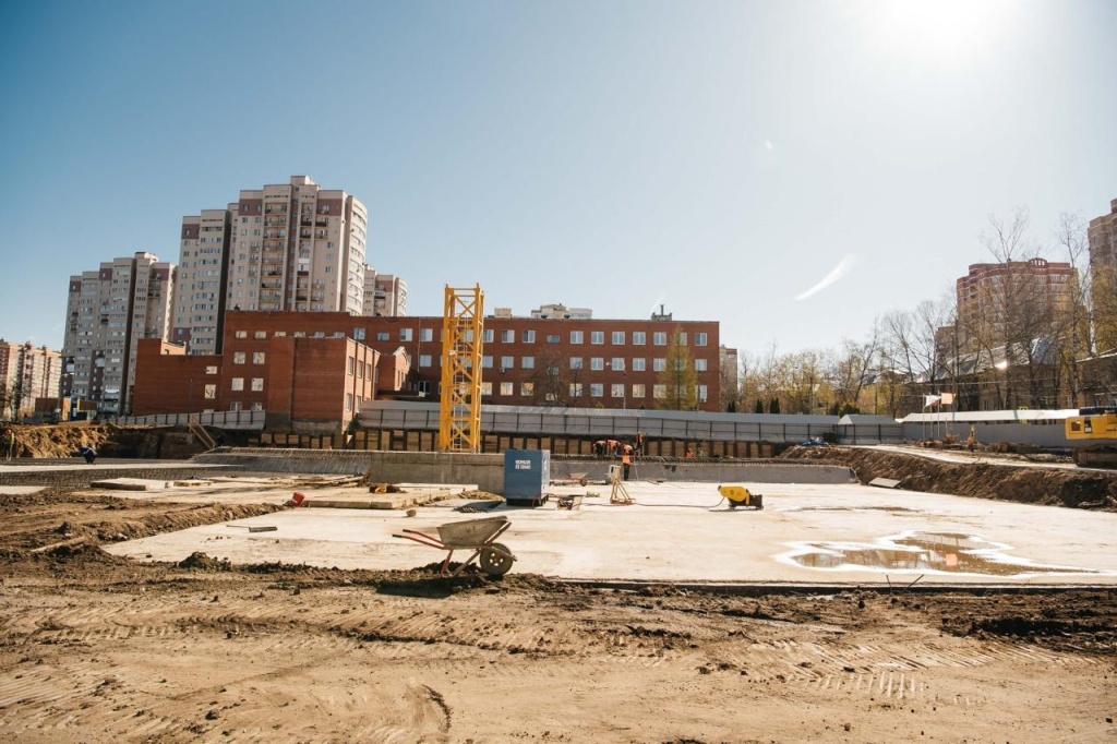 Депутат Госдумы Сергей Пахомов и глава округа Пушкинский Максим Красноцветов посетили Образовательный центр № 2 в Ивантеевке