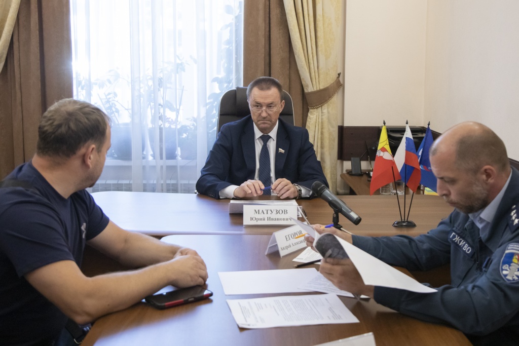 «Довести вопрос до финального разрешения»: Юрий Матузов провёл личный приём граждан и взял на контроль острые социальные вопросы