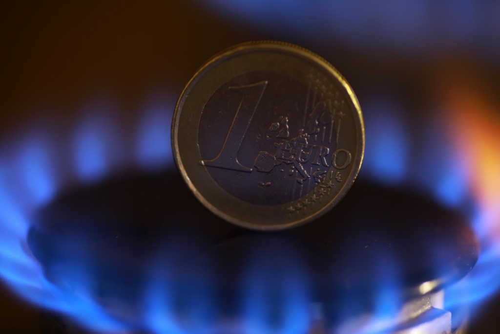 Цена газа в Европе превысила 480 тысяч долларов за кубометр