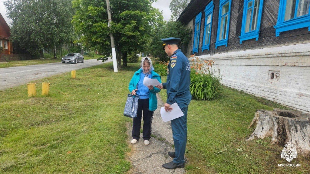 МЧС усиливает меры пожарной безопасности в жилом секторе