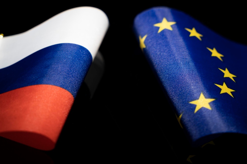 ЕС принял новый пакет санкций против России ЕС принял новый пакет санкций против России