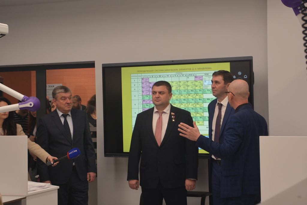 В Воронеже торжественно открылась модернизированная школа №45 — образовательное учреждение нового поколения