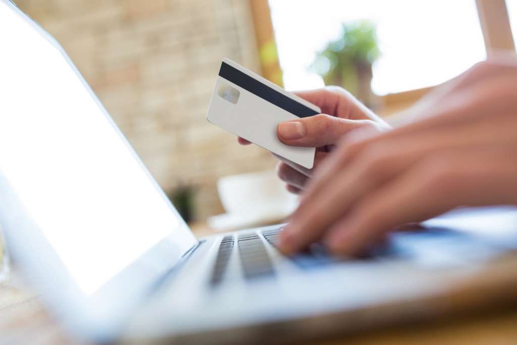 Карты UnionPay попавшего под санкции «Газпромбанка» могут работать нестабильно
