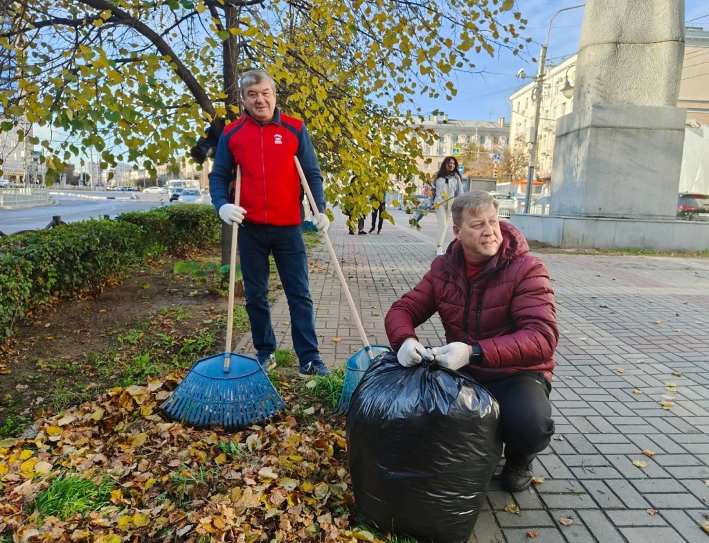 Депутаты Воронежской городской Думы приняли участие в общегородском субботнике