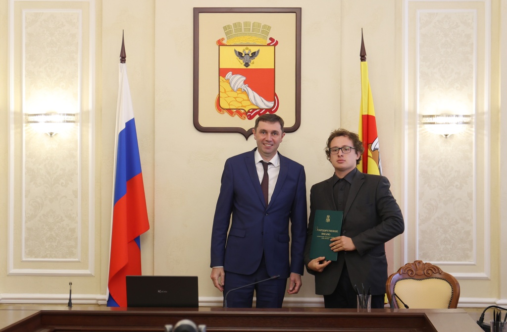 «Этот поступок заслуживает уважения»: мэр Воронежа поблагодарил коммунальщиков за помощь при тушении пожара «Этот поступок заслуживает уважения»: мэр Воронежа поблагодарил коммунальщиков за помощь при тушении пожара