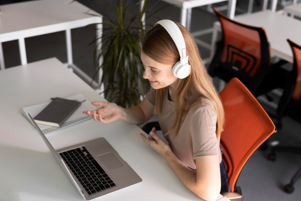 Сбер купил платформы «Нетология» и «Фоксфорд» Алексея Мордашова