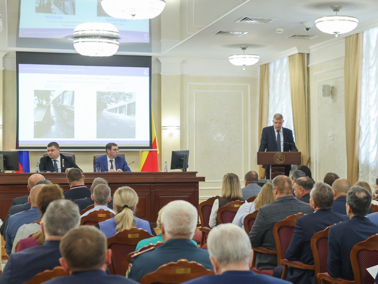 Спорт, благоустройство и партнёрство с бизнесом: что обсудили на планёрке в мэрии Воронежа Спорт, благоустройство и партнёрство с бизнесом: что обсудили на планёрке в мэрии Воронежа