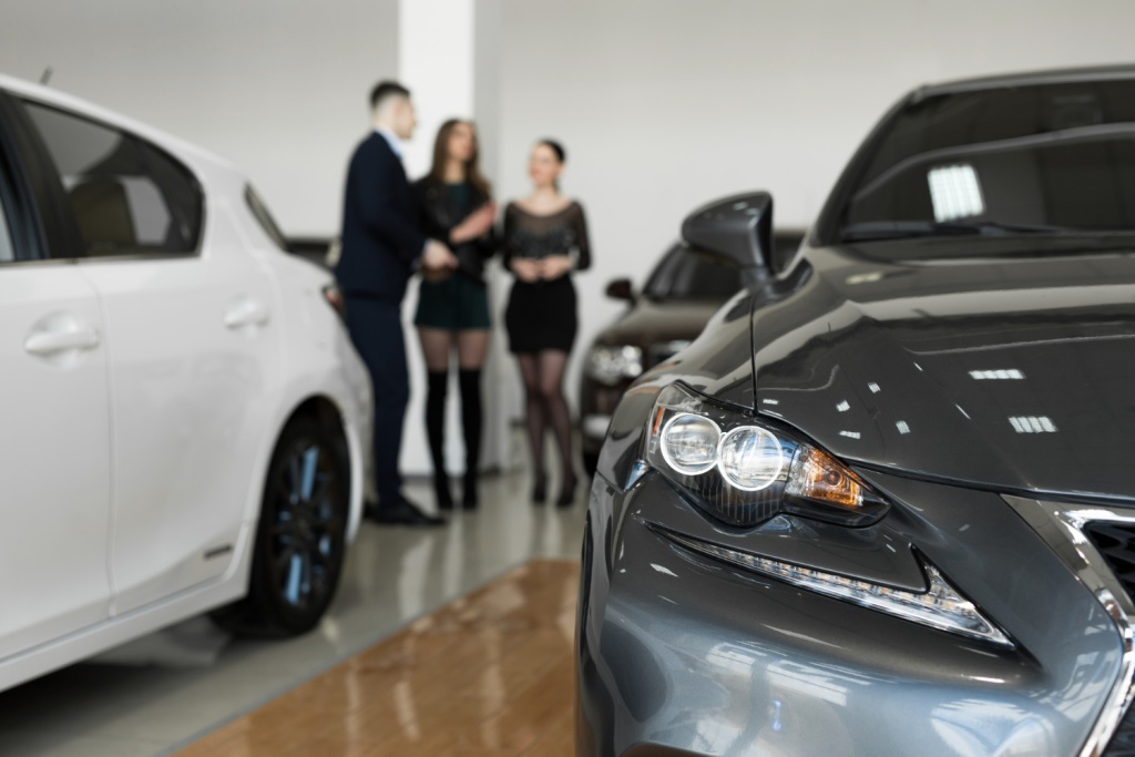 Продажи новых легковых автомобилей в России выросли за год почти на 60%