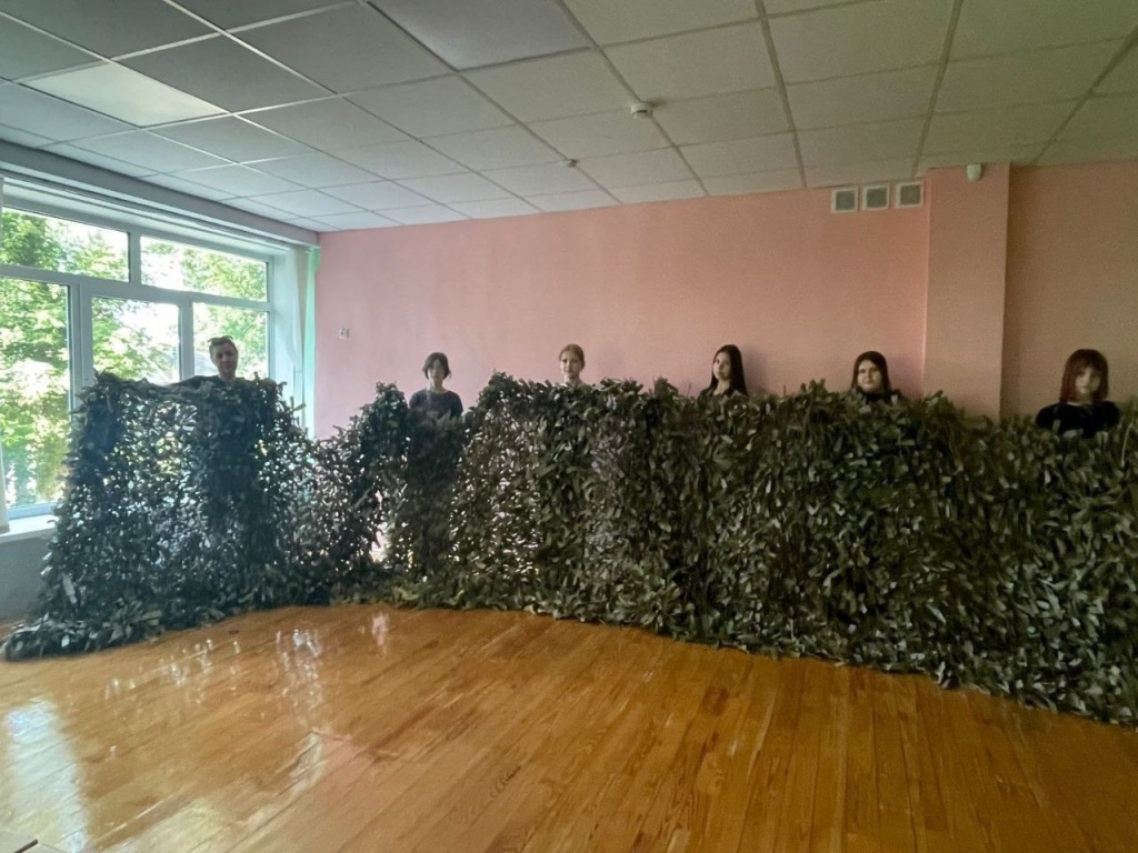 Школьники Саранска поддерживают бойцов СВО письмами и маскировочными сетями