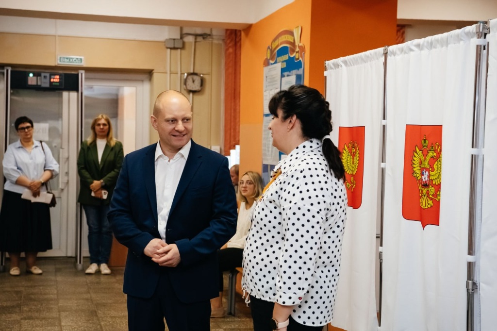 Глава Пушкинского побывал на избирательных участках округа Глава Пушкинского побывал на избирательных участках округа