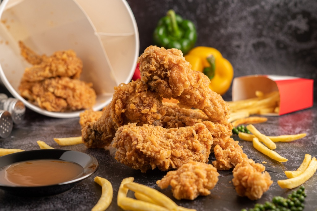 «Ъ»: владелец мастер-франшизы KFC и Rostic’s хочет выкупить бизнес франчайзи
