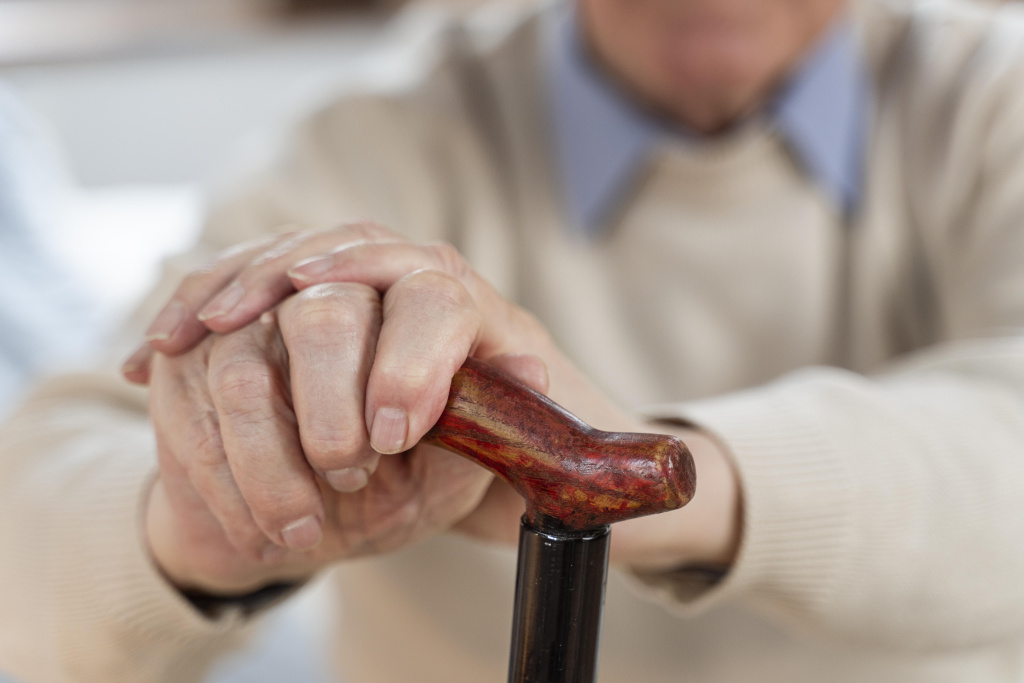 Нижегородские пенсионеры будут тестировать смарт-браслеты с кнопкой экстренного реагирования