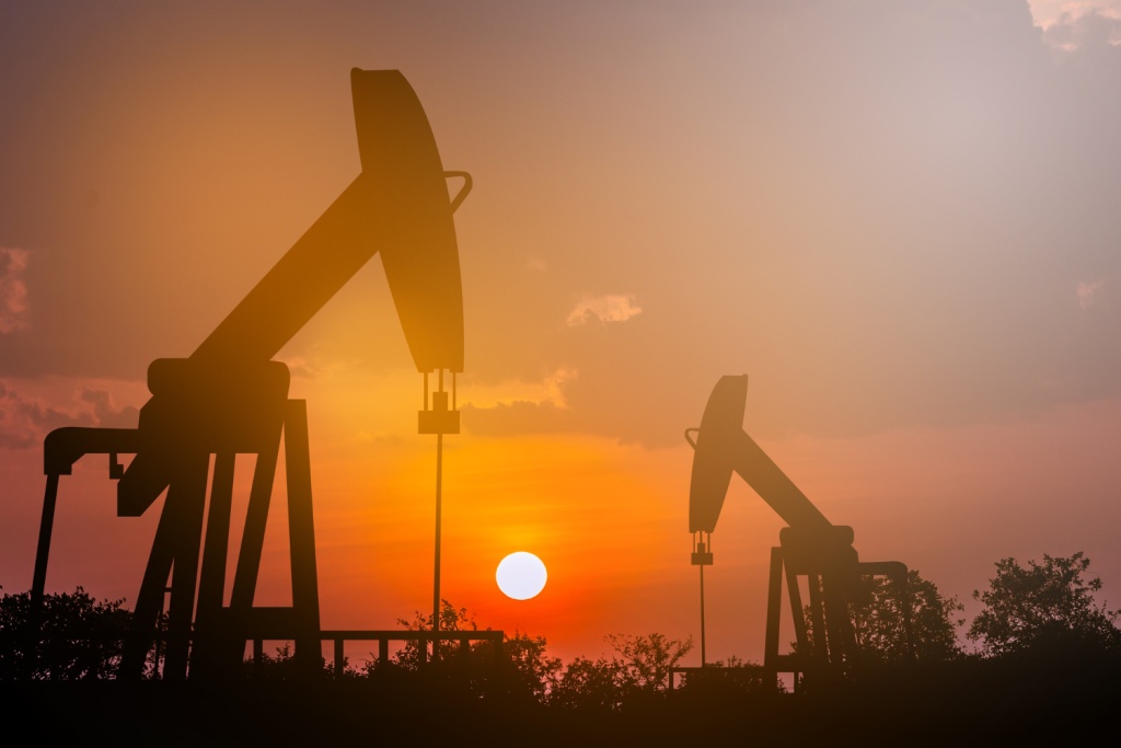 Цены на нефть растут: рынок реагирует на риски в Ормузском проливе